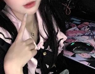 52吃瓜网官网，最新八卦现场直击，村口小道士的集训场！