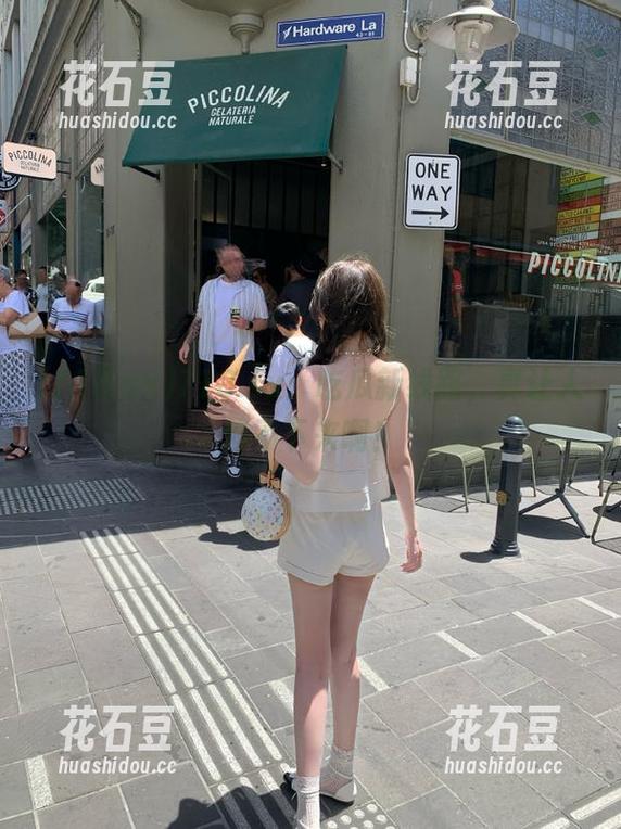 718.sx 718.sx:吃瓜新线路,真让人停不下来啊!