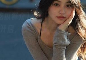 不想错过精彩？来这里，传送门开启，五一吃瓜群众app一键下载，瓜逗乐你整天！
