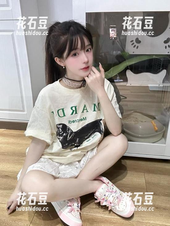 免费的吃瓜网址来了，糖衣炮弹一样的刺激，看得我心痒！