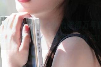 吃瓜路上小心驶得万年船，“吃瓜黑料”app给你加油打气！