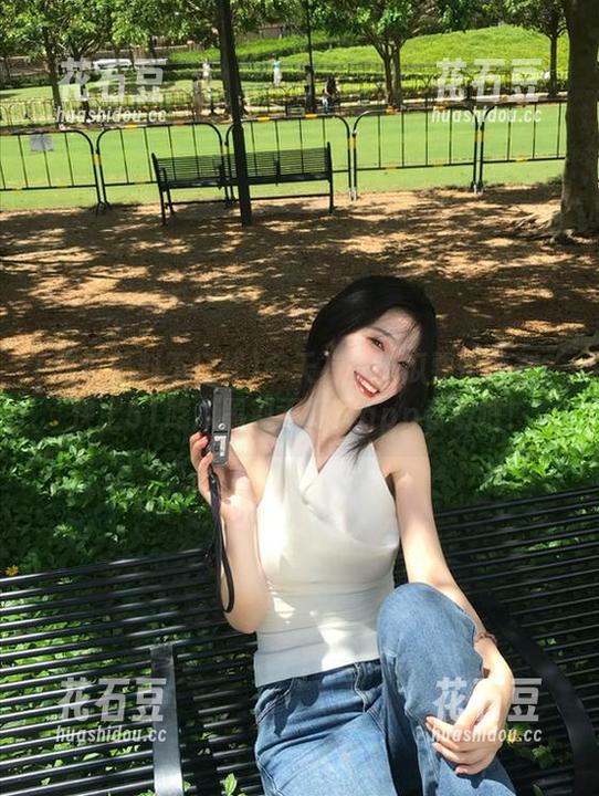 今天有多少瓜要忙着剥？快上51吃瓜黑料不打烊app看看吧！