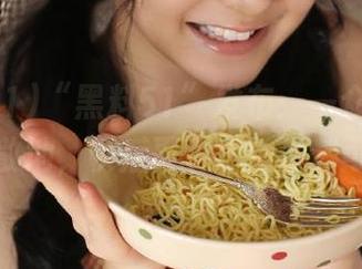 “黑料51”发布：一众瓜友的八卦集散地，以后再也不怕没料可吃了！