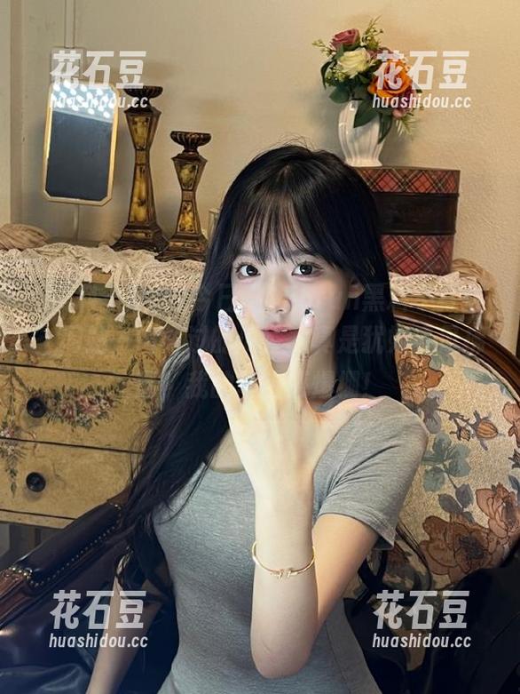 今日“155fun黑料不打烊”网站一闪而过的瓜香，真是犹如春风拂面，我的幸福感爆棚！