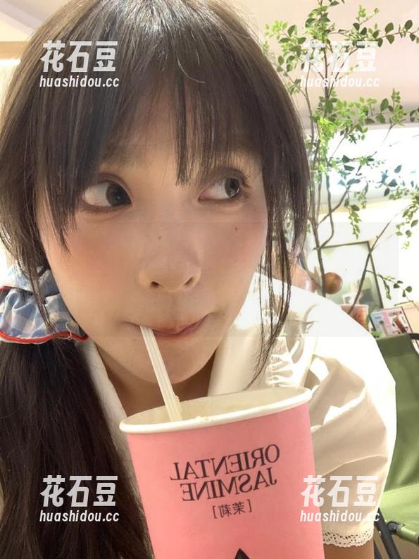 “黑料吃瓜网页版”讨论蜜桃视频前后的神秘地址，评论区快来凑热闹！
