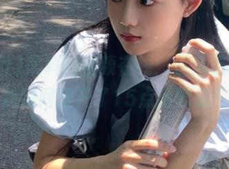 黑料社视频在线：这瓜吃了，让我瞬间提升了15点幽默感！