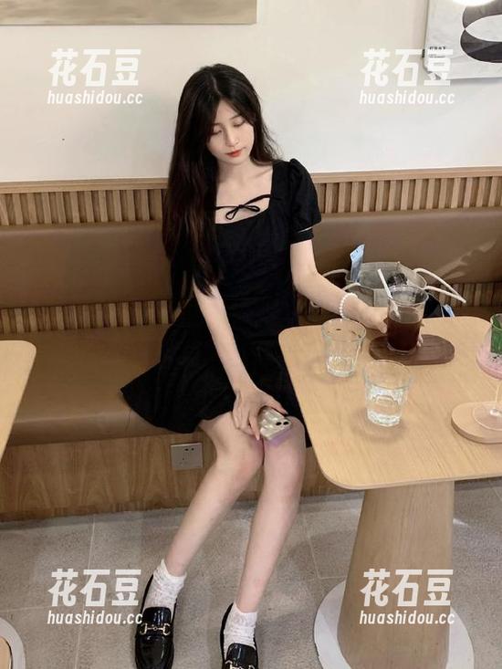 在“黑网料”app里，咱们打听的可都是那些隐秘的小秘密